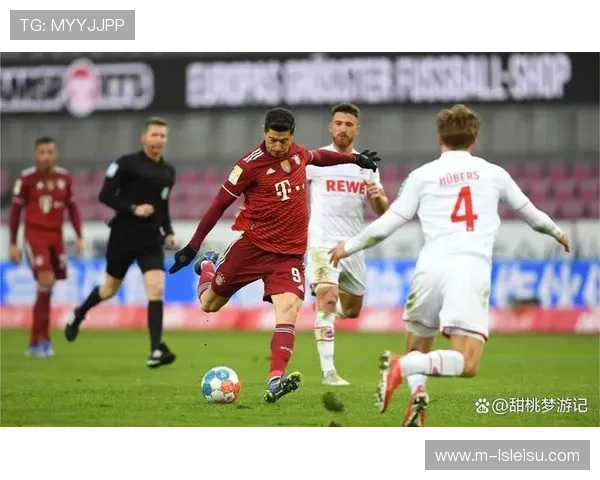 拜仁半场少一人仍客胜巴黎，孔帕尼战术部署显成效