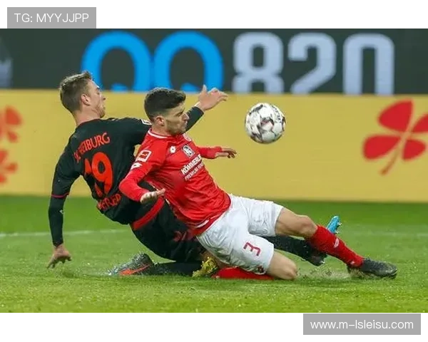 弗赖堡快速反击得手,海登海姆后防线再现漏洞 弗赖堡快速反击得手,海登海姆后防线再现漏洞